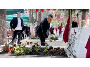 Mersin’de bayramda şehitlik unutulmadı