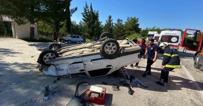 Osmaniye’de kontrolden çıkan araç takla attı: 2 yaralı
