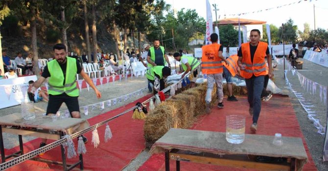 Köy Survivor’da 5 yıldızlı tatil için kıyasıya yarıştılar