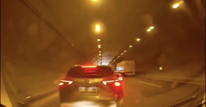 Osmaniye’de 6 araçın karıştığı zincirleme kazanın araç içi kamera görüntüsü ortaya çıktı
