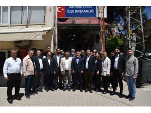 AK Parti Adana teşkilatı bayram boyunca sahadaydı