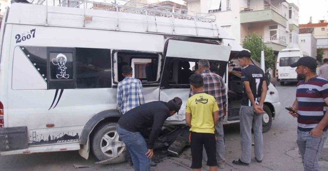 Tarım işçilerini taşıyan iki minibüs çarpıştı: 5 yaralı
