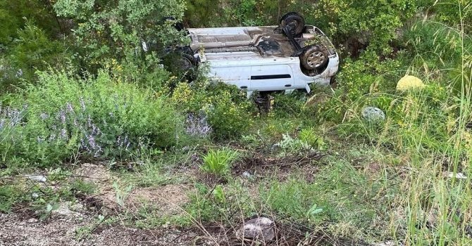Burdur’da otomobil takla attı: 1 ölü, 2 yaralı