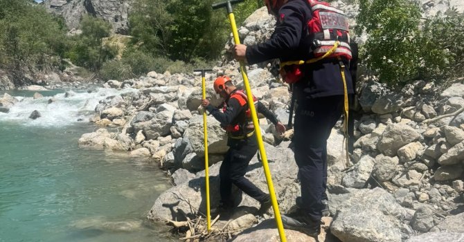 Balık tutarken nehre düşen şahsı arama çalışması 6’ncı gününde devam ediyor