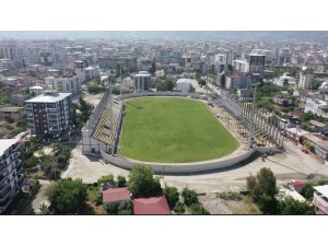Depremde hasar alan 7 Ocak Stadyumu, yeniden yükseliyor