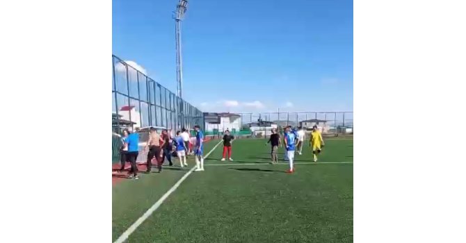 Türkoğlu’nda şampiyonluk maçı sonrası kavga