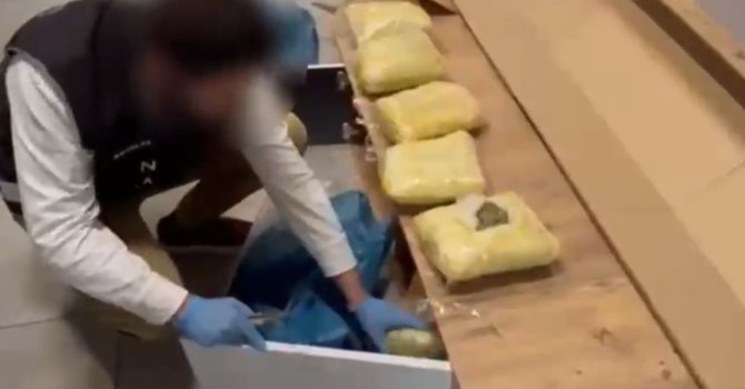 TV ünitesinde uyuşturucu gizleyip, kargoyla uyuşturucu sevkiyatına polis engeli