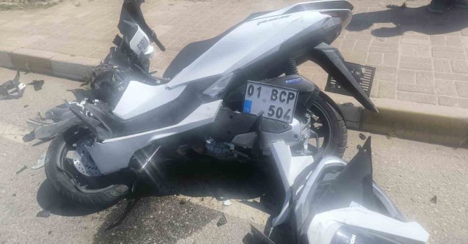 Alanya’da minibüs ile motosiklet çarpıştı: 1’i ağır 2 yaralı