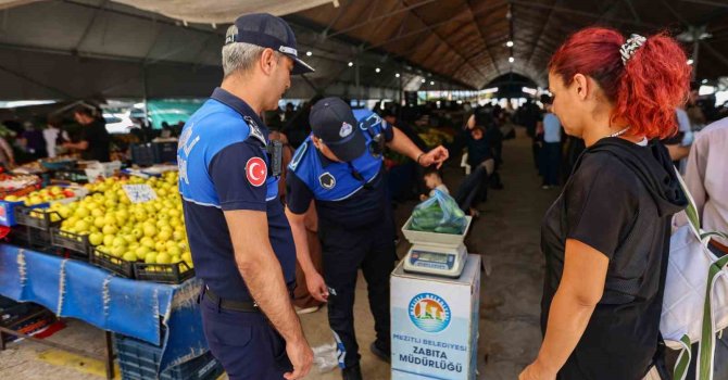 Mezitli zabıtasından semt pazarlarında sıkı denetim