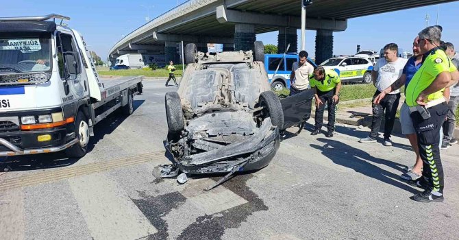 Ters dönen araçtan burnu bile kanamadan çıktı