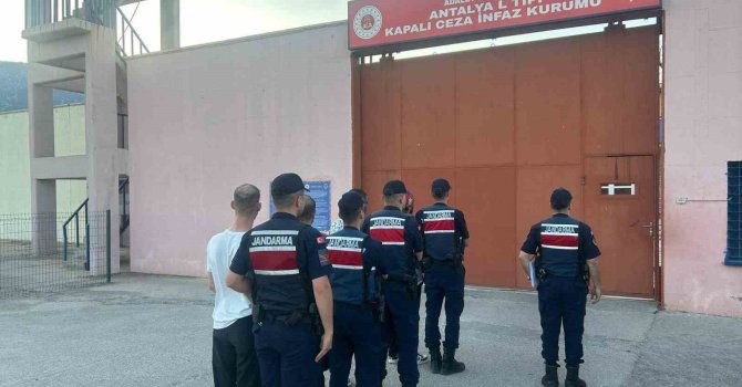 Antalya’da uyuşturucu operasyonunda 4 şüpheli tutuklandı