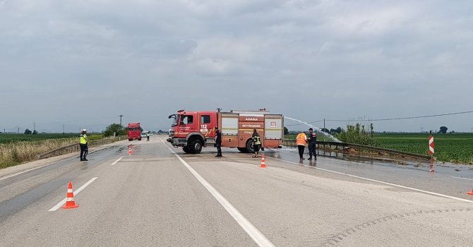 Saman yüklü pikap alev aldı, sürücü ve yanındakiler son anda kurtuldu
