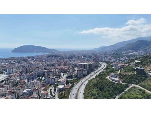 24 ilçede nüfusuyla ilk sırada olan Alanya ilçesinde il olma beklentisi