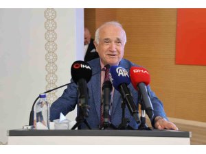 Cumhurbaşkanlığı Yüksek İstişare Kurulu Üyesi Çiçek: "Yeteri kadar kaliteli kanun çıkaramıyoruz"