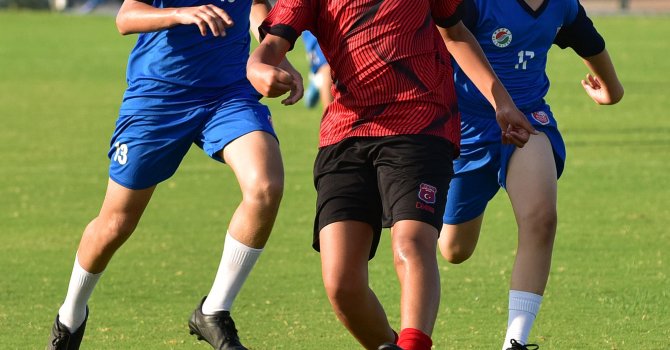 RAKİPLERİNE SAHA DESTEĞİ