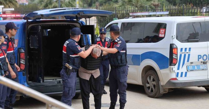 Kozan’da baba ve oğlunu öldüren zanlı adliyeye sevk edildi