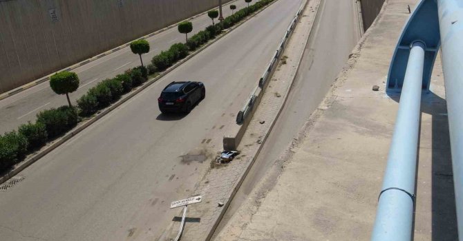 Hurdaya dönen Tofaş’taki 3 kişi yaralandı