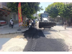 Akdeniz’de altyapı çalışmaları sonrası bozulan yollar asfaltlanıyor