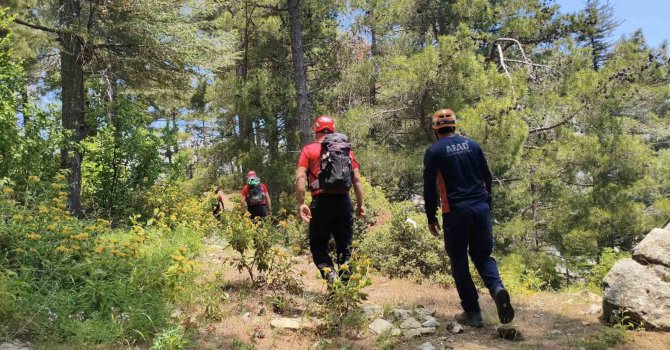 Sosyal medyadan görüp merak ettikleri Kral Havuzu yolunda kayboldular
