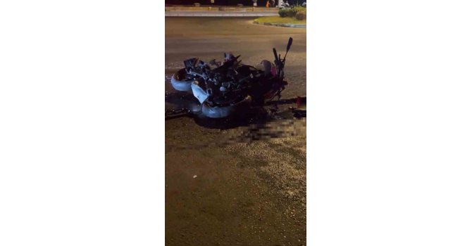 Minibüs ile çarpışan motosikletin Rus sürücüsü hayatını kaybetti