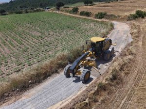Tarsus Belediyesinden hasat öncesi kırsal yollara bakım