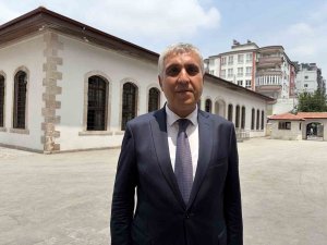 Depremde ağır hasar alan 115 yıllık tarihi okul yeniden eğitime açılıyor