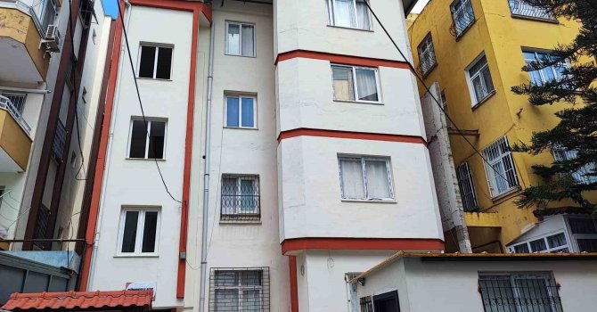 İcra müdür yardımcısı genç kadın düğününe iki ay kala evinde ölü bulundu