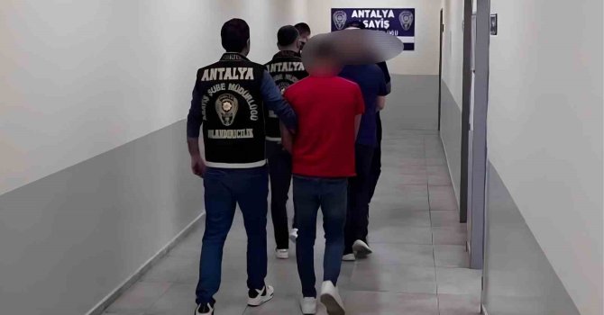 Antalya’da 1,2 milyon liralık dolandırıcılığa 4 tutuklama