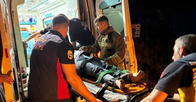 Antakya’da dereye uçan motosikletin sürücüsü yaralandı