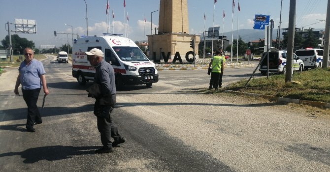 Isparta’da ticari araç ile otomobil çarpıştı: 1 yaralı