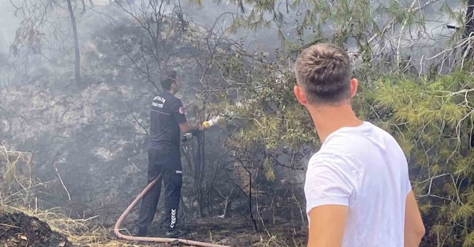 Antalya’da ormanlık alandaki yangın büyümeden söndürüldü