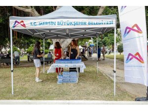 Mersin Büyükşehir Belediyesinden LGS günü su ikramı