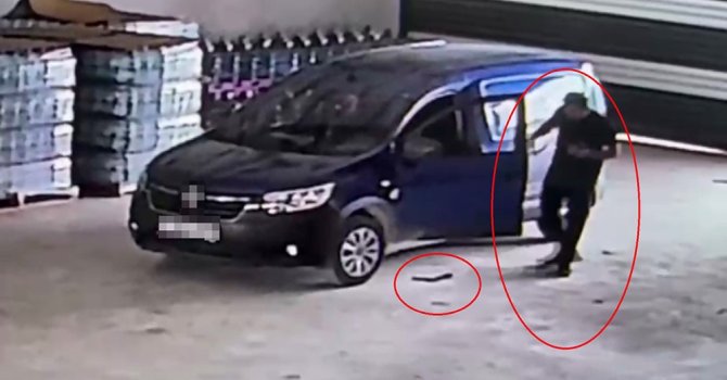 Yılan giren araca binmek isteyince korku dolu anlar yaşadı