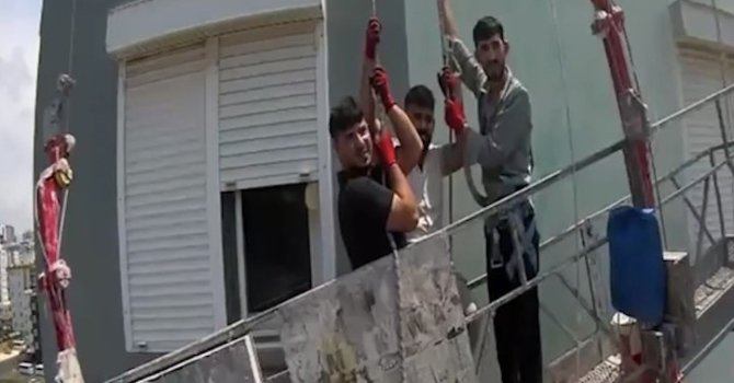 Mersin’de iskelede mahsur kalan 3 işçi kurtarıldı
