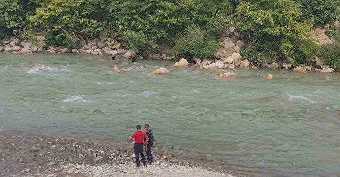 Alanya’da çayda kaybolan genci arama çalışmalarına yarın devam edilecek