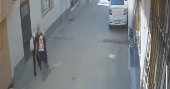 Adana’da kadın hırsızlar girdikleri evden pirinç, bulgur, makarna ve elektrikli ocak çaldı
