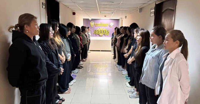 Masaj ve SPA salonlarında kaçak çalıştırılan 31 Taylandlı kadın yakalandı