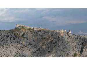 UNESCO listesindeki Anavarza Antik Kenti ziyaretçilerini ağırlıyor