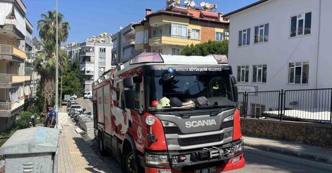 Alanya’da apartman dairesinde çıkan yangın korkuttu