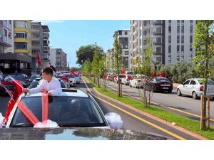 Osmaniye’de 72 öğrenci mezuniyet ve hatim sevincini konvoyla kutladı