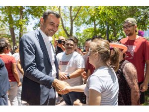 Manavgat’ta yıl sonu şenliği: Çocuklar doyasıya eğlendi
