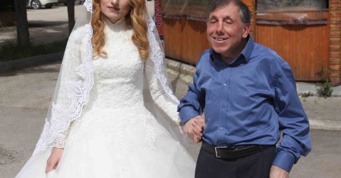 Engel tanımayan çifti büyükşehir belediye otobüsü ayırdı