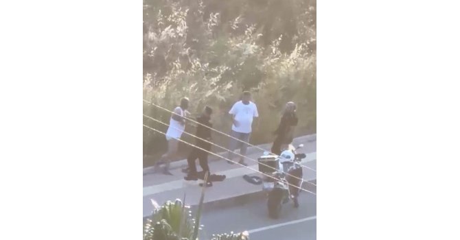 Mersin’de üst aramasında polislere direnen şahıslar ile polisler arasında arbede