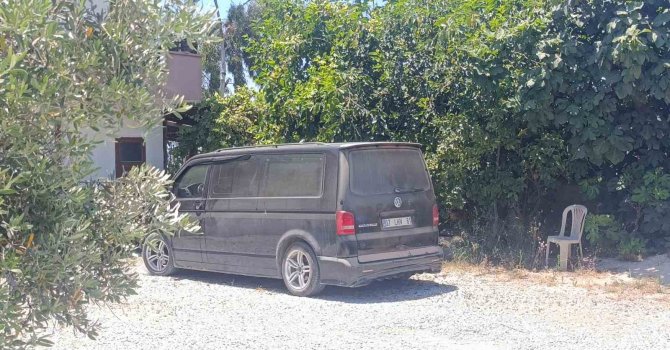 Araç içerisinde mahsur kalıp, baygın bulunan çocuk yoğun bakıma alındı