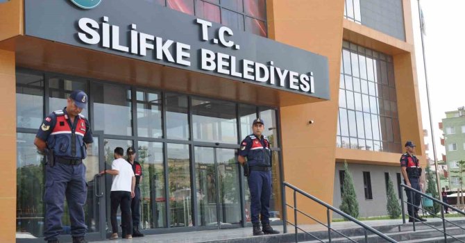 Silifke Belediyesine yolsuzluk operasyonu: Başkan Mustafa Turgut dahil 18 kişi gözaltında