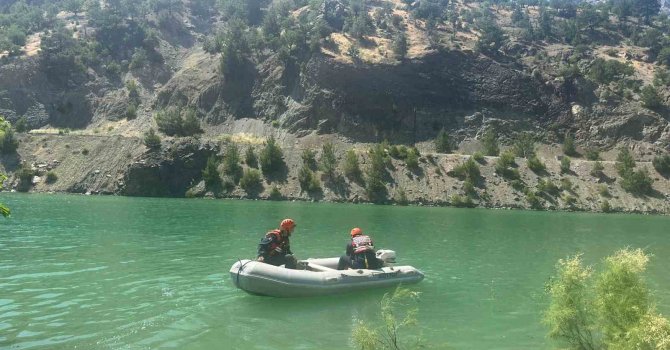 Kahramanmaraş’ta nehirde kaybolan vatandaşı arama çalışmaları sürüyor