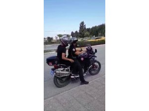 TYT’ye geç kalan adayların yardımına polis ekipleri yetişti