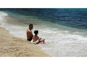 Alanya’da termometreler 31 dereceyi gösterdi, sahiller doldu