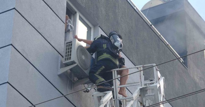 Antalya’da 1 ay önce taşındıkları daire yangında küle döndü
