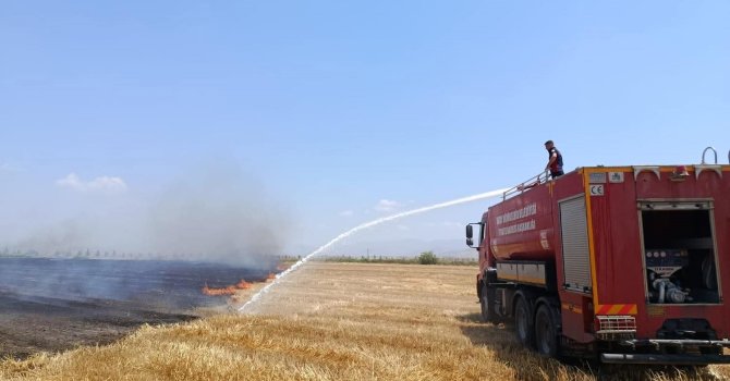 Kırıkhan’da anız yangını yaşandı